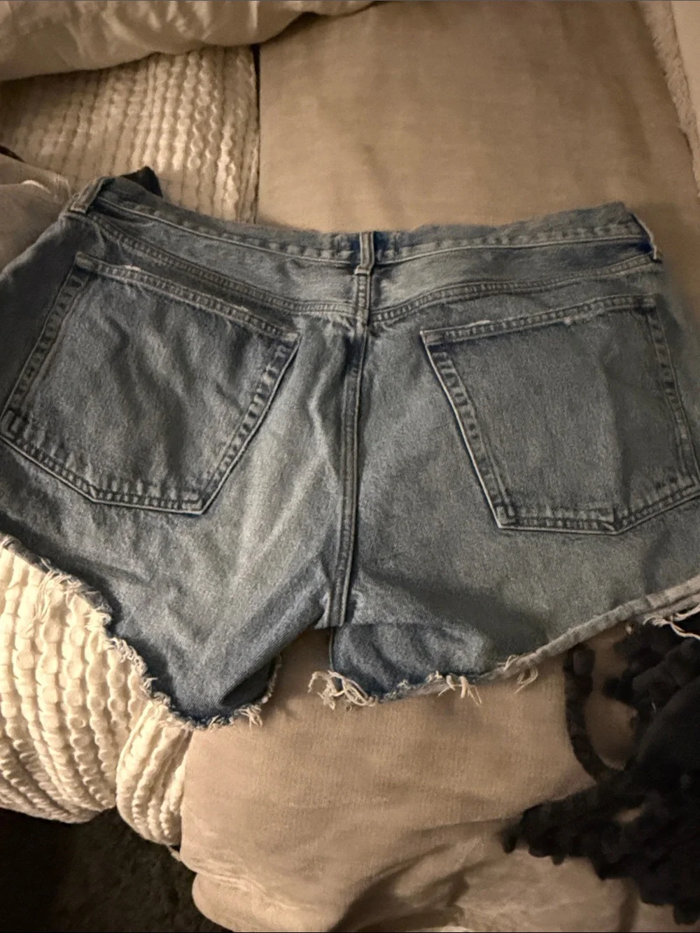 Agolde Parker Long Light Wash Frayed Hem Denim Shorts sz 34 - Picture 6 of 6